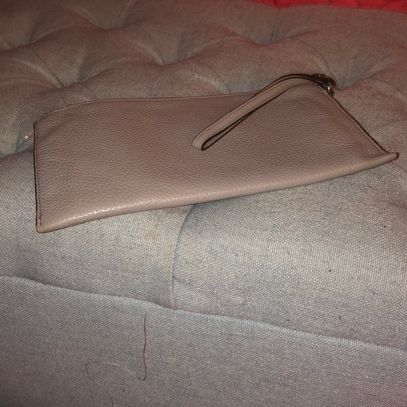 Michael Kors Fulton wristlet - Picture 3 of 4